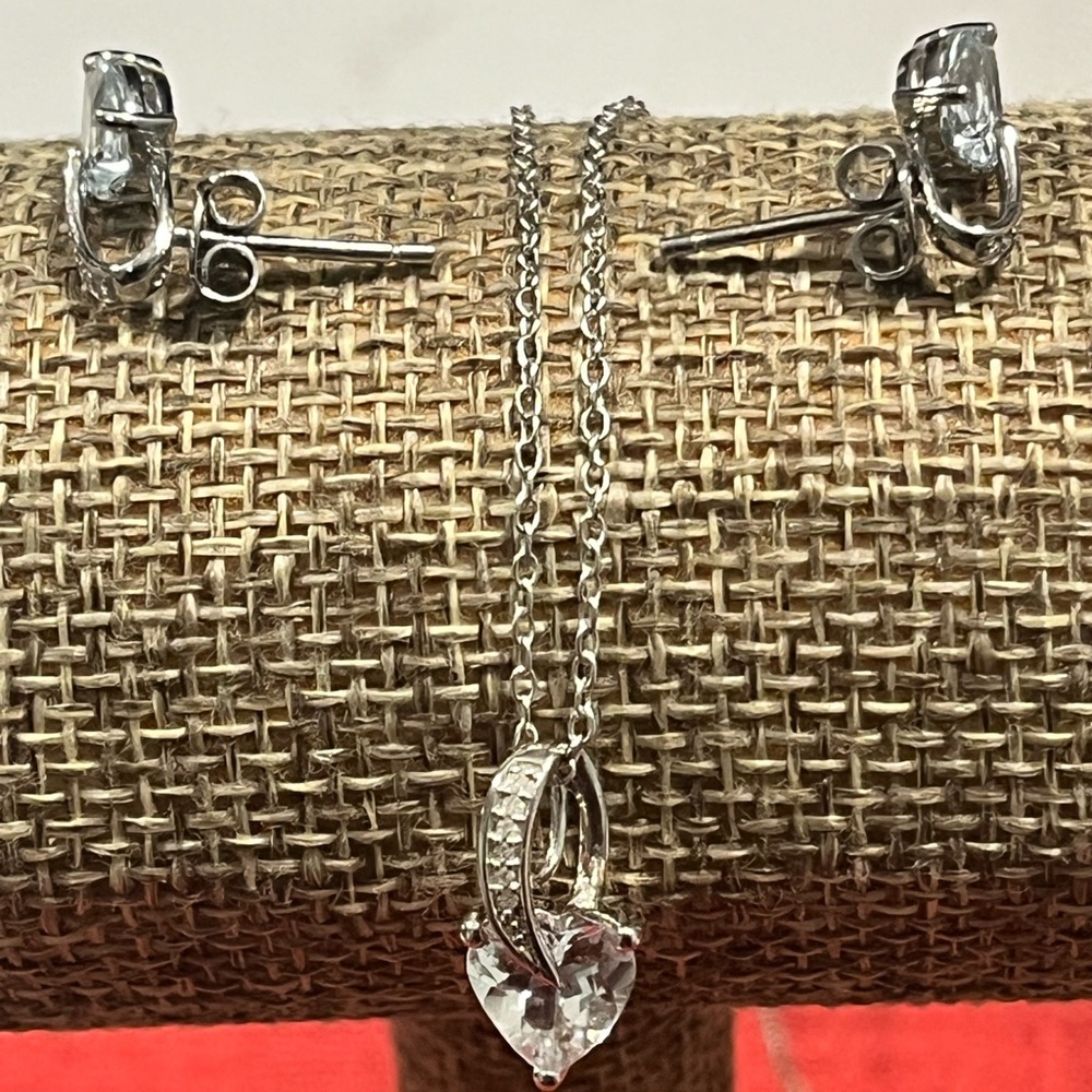 EVERLY JEWELRY AUTHENTIC GENUINE AQUAMARINE/DIAMOND (925) NECKLACE - Picture 12 of 15